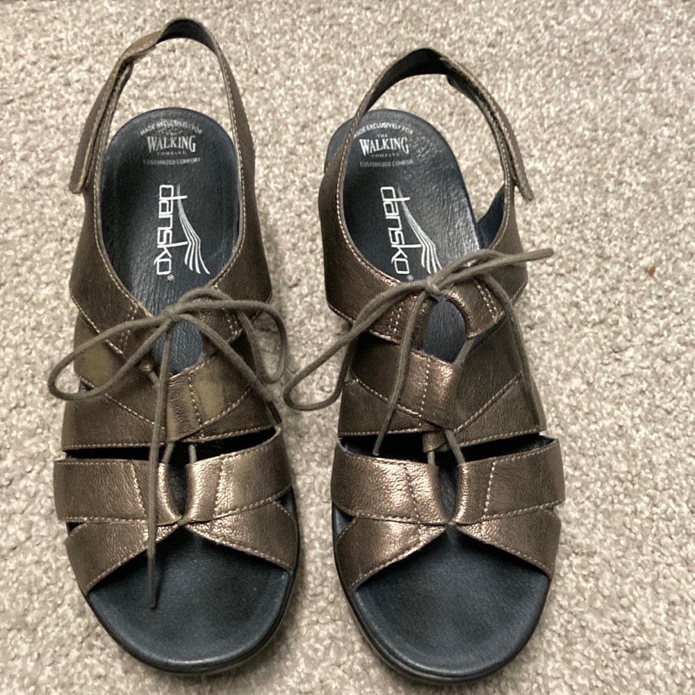 Dansko wedge leather upper sandals. Neutral color. SZ 41